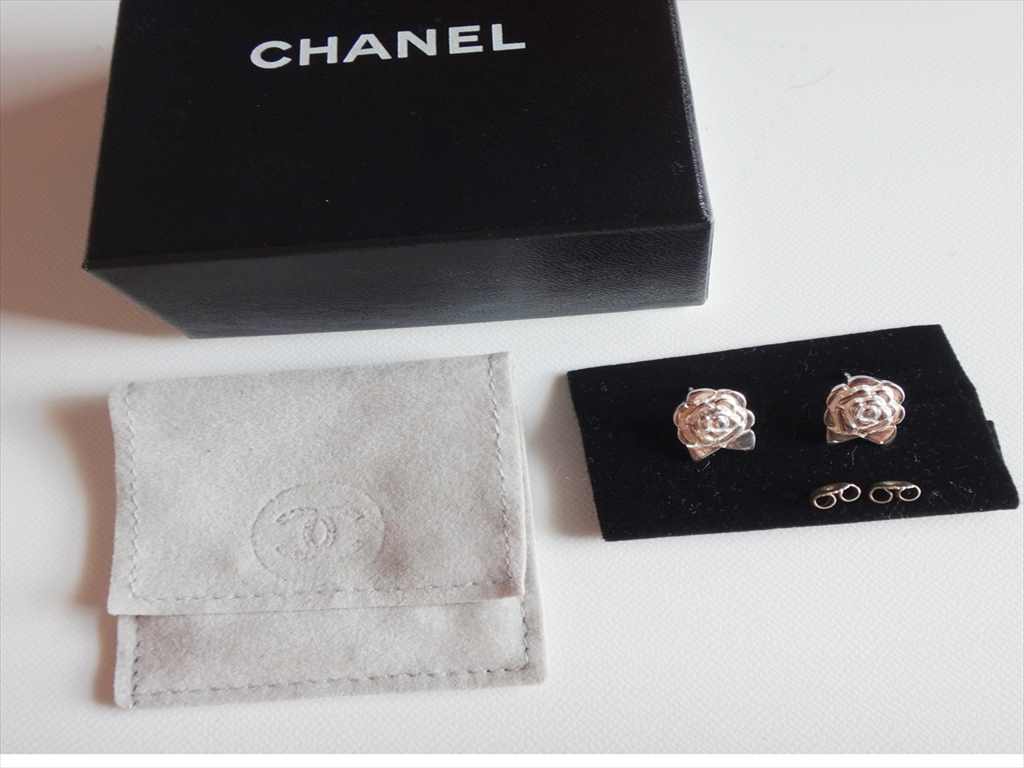 CHANEL シャネルピアス ココマーク シルバー金具 中古 箱付き レディース プレゼン...