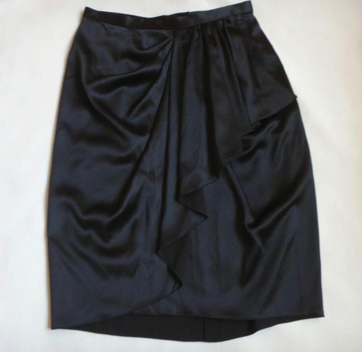 美品 D&G ドルチェ＆ガッバーナ スカート レディース 黒 サイズ38 古着 美品 中古t-003