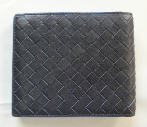 美品 BOTTEGA VENETA ボッテガ・ヴェネタ メンズ財布 二折 レザー ブラック レザーコンパクトウォレット ミニ 財布 さいふ ユニセックス 小銭入れ シンプル ブランド 本物 中古 t-002 t17-4642 美品 BOTTEGA VENETA ボッテガ・ヴェネタ メンズ財布 二折 レザー ブラック レザーコンパクトウォレット ミニ 財布 さいふ ユニセックス 小銭入れ シンプル ブランド 本物 中古 t-002 t17-4642