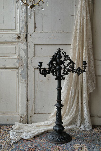 フランス Brocante 美しい装飾のアイアンキャンドルスタンド 燭台 E6