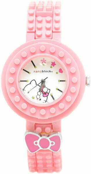 【送料無料】NanoBlock(ナノブロック) 腕時計 NKA-8601-22 ピンク ハローキティー 【送料無料】NanoBlock(ナノブロック) 腕時計 NKA-8601-22 ピンク ハローキティー ナノブロックは一つのポッチわずか4mm×4mm、超ミニサイズのブロックです。その小ささを生かして一般サイズのブロックでは表現しきれなかった細かな部分で作りこむことができるのはもちろん、より小さく・かわいい作品を作れるのが最大の特徴です。大人が没頭して楽しめる。とことん、作品の完成度を追求できる。ナノブロックは、全く大人向けのホビーブロックです。腕時計を自由にデコレーションできちゃうナノブロックのリストウォッチ。今回は携帯用ストラップにもなるタグも付属されており、フォトフレームとしても使用できます。付属のブロックや、別売りのナノブロックのパーツを使って、着せ替え気分で時計をイメージチェンジ! あなただけのオリジナルデザインが簡単に作れちゃいます。プレゼントにもおすすめです。 世界最小級nanoblock(ナノブロック)でガンガンデコれる。あらゆる部分にナノブロックを使用して作られた時計なので盤面の文字や、腕時計のフレームにもナノブロックでデコレます。じっくりと傑作を作るもよし、日替わり作品もよし。あなただけのOnlyOneを探してみよう! 　　 ■　■　spec　■　■ セット内容 本体、ボックス、取扱説明書、保証書は取扱説明書に付属 ブランド nanoblock(ナノブロック) 型番 NKA-8601-22 商品の詳細 ◆サイズ:ケース(約)W3.5×H3.5×D1.6cm/防水機能:日常生活防水/ムーブメント:クォーツ/カラー:ホワイト(文字盤)、ピンク(ベルト)/素材:ポリカーボネート(ケース、ベルト)/ベルト幅:約1.6cm/腕周り:約17.5cm/付属品:保証書(1年)、ケース、おまけのブロック20個、ベルトコマ2個 おまけのブロックのカラーはご指定頂けません。 ケースの形状 ・・・ 円形 表示タイプ ・・・ アナログ 留め金 ・・・ 三ツ折れ両プッシュタイプ中留 ケース素材 ・・・ポリカーボネート ケース直径・幅 ・・・ 35 millimeters ケース厚 ・・・ 16 millimeters バンド素材・タイプ ・・・ ABS樹脂 ベルトタイプ バンドサイズ ・・・ 約18cm バンド幅 ・・・ 16 millimeters バンドカラー ・・・ ピンク 文字盤カラー ・・・ ホワイト 本体重量 ・・・ 34 g ムーブメント ・・・ クォーツ 保証 ・・・ 1年間保証