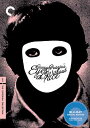 【こちらの商品はお取り寄せ商品となります。入荷の目安：1〜3週間】 ※万が一、メーカーに在庫が無い場合はキャンセルとさせて頂く場合がございます。その際はご了承くださいませ。 Eyes Without a Face (Criterion Collection) [Blu-ray] 顔のない眼 (1960) [ US / Criterion / Blu-ray ] 新品！ ※アメリカ盤ブルーレイですが、国内ブルーレイデッキで日本盤ブルーレイと同じようにご覧頂けます。 ※アメリカ盤につき日本語字幕はございません。 美と恐怖が混ざり合うフレンチホラーの傑作『顔のない眼』の北米版ブルーレイ！！ リリースは高音質、高画質で定評のあるクライテリオンから！！ 「ミもフタもない非人間的な描写の数々に、我々は露骨な嫌悪を感じつつ、 なぜかたえなる美と官能に包まれて最高の映画的幸福を味わう。 フレンチ恐怖映画の金字塔という範疇をはるかに超えて、こんな映画はたぶん映画史上これしかない。 ヌーベルヴァーグが産声を上げたころ、同じフランスでこのような映画が生まれ落ちていたことに驚嘆する」（黒沢清） 不慮の交通事故で美しい顔を失ってしまった娘の顔に、医者である父が、誘拐して殺した若い女性の顔の皮膚を移植するという怪奇スリラー。ピエール・ブラッスール、アリダ・ヴァリほか出演。 出演: ピエール・ブラッスール, アリダ・ヴァリ, エディット・スコブ, ジュリエット・メニエル, ベアトリス・アルタリバ 監督: ジョルジュ・フランジュ 【仕様】 ■音声：フランス語 ■字幕：英語 ■ディスク枚数：1枚 ■収録時間：本編90分 【Special Features】 ・New High-Definition Digital Restoration, With Uncompressed Monaural Soundtrack On The Blu-ray Edition ・Blood Of The Beasts, Georges Franju's 1949 Documentary About The Slaughterhouses Of Paris (New High-Definition Digital Restoration On The Blu-ray Edition) ・Archival Interviews With Franju On Horror, Cinema, And The Making Of Blood Of The Beasts ・New Interview With Actor Edith Scob (Blu-ray Only) ・Excerpt From Les Grands-Peres Du Crime, A 1985 Documentary About Eyes Without A Face Writers Pierre Boileau And Thomas Narcejac ・Trailers ・Plus: A Booklet Featuring Essays By Novelist Patrick Mcgrath And Film Historian David Kalat　