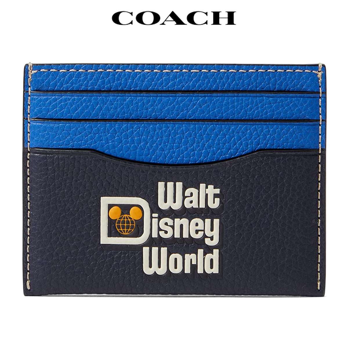 ■商品名 コーチ ディズニー X コーチ カード ケース ウォルト ディズニー ワールド モチーフCoach Disney X Coach Card Case With Walt Disney World Motif ■カラー Midnight Navy Multi ■素材 Soft polished pebble leather ■商品詳細 ・長さ(約)10cm x 高さ(約)7.6cm・6つのクレジットカードスロット ■ 商品説明 コーチはウォルト・ディズニー・ワールドの50周年を記念し、コーチが培ってきたクラフトマンシップとディズニーの魔法の世界を融合させたコラボレーションを発表しました。レトロなグラフィックが特徴のDisney X Coachカードケースで、特別な時間を思い出し、新しい時間を作りましょう。洗練されたペブルレザーで作られたこのミニマルなウォレットは、バックポケットに入れられるほどスリムなデザインで、カードを整理することができます。 1941年にNYで開業した老舗ブランド コーチの名前の由来は乗り物を意味しており、馬車の代名詞であったハンガリーのコーチ (Kocs) という都市名からきています。大事なものを運ぶ際に使って欲しいという創始者の製品への想いが込められているそうです。偽物・コピー商品にご注意！ 世界の人気ブランドは偽物・コピー商品の生産も盛んです。激安価格や偽公式サイトにはご注意ください。 当店の商品は『 100% 正規品保障！ 』です。安心してお買い物をお楽しみください。 Coach コーチ ⇒　ブランドページはこちらから 後払い対応店 商品到着後「14日以内のお支払いでOK !」 ご注文時にお支払い方法より選択しご利用いただけます。