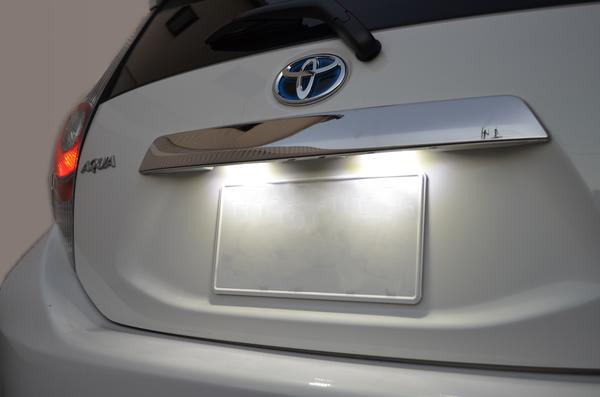 LEDライセンスランプ 左右セット アクア NHP10 / ヴィッツ130系 / カローラ カローラフィールダー160系 LL-V-030411 REIZ Revier