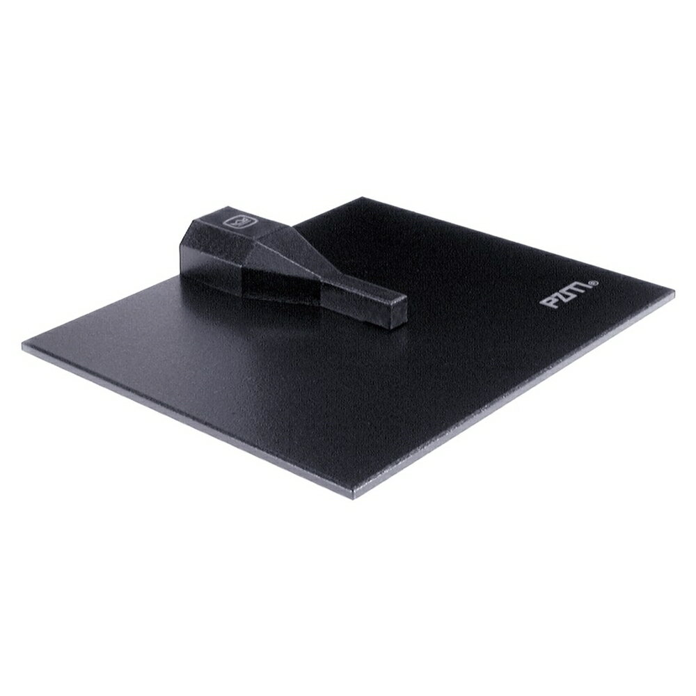 【AKG】PZM30&nbsp;D(CROWN) レコーディング、SR、放送用の高品質プレッシャー・ゾーン・マイクロホン ■レコーディング、SR、放送用の高品質プレッシャー・ゾーン・マイクロホン。 ■高域特性をブーストするスイッチを装備。 スペック 形式&nbsp;コンデンサー型 指向特性&nbsp;半球型 周波数特性&nbsp;20Hz〜20kHz 開回路感度&nbsp;−43dB&nbsp;re&nbsp;1V/Pa 最大音圧レベル&nbsp;150dB&nbsp;SPL（3%&nbsp;THD） 等価雑音レベル&nbsp;20dB&nbsp;SPL（Aウェイト） インピーダンス&nbsp;240Ω 電源&nbsp;ファンタム&nbsp;12V〜48V/1.1mA 端子&nbsp;XLR(3P) 寸法（W×H×D）&nbsp;152×20×127mm 質量&nbsp;184g 付属品&nbsp;ウインドスクリーン　