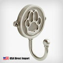 Franklin Brass（Liberty Hardware Family of Brands）製品一覧 アメリカのハードウェアブランド"Franklin Brass"の"Paw Print 7/8 in. Single Prong Hook "です 犬の足跡の意匠が施されたウォールフックで、ペットの鎖、鍵、小物など、 様々なアイテムを玄関に収納できるように設計されています。 商品名 Paw Print 7/8 in. Single Prong Hook ブランド Franklin Brass（Liberty Hardware Family of Brands）製品一覧 カラー Satin Nickel、Venetian Bronze 素材 亜鉛ダイキャスト サイズ 約 幅9.8cm * 高さ12.3cm * 奥行き6.3cm 重　量 約158g 耐荷重 約17kg 注意事項 * 商品はウォールフックのみとなります。 * ご注文時にカラーをご選択下さい。 * 耐荷重は無垢材または間柱に取り付けた場合のものとなります。 * サイズや形状、色味等に多少の個体差がございます。 * 商品の性質上、小傷や黒点、凹みなどの加工ムラがある場合がございます。 * 取り付け位置（壁の材質等）によっては別途専用のアンカー、ネジなどをご用意頂く必要がございます。 　また、壁の材質等によっては設置自体が行えない可能性もございますので、事前に設置位置のご確認をお願い致します。 * 当商品設置に伴う損害（落下に起因する損害、壁の汚れ、壁の損傷等）に対する責任は負いかねます。 * パソコンモニターの画面によって写真の色と実際の商品と色が多少異なることがございます。 * こちらの商品は正規輸入品がないため、並行輸入品となります。 * 並行輸入品については、必ず事前に[並行輸入品についての注意事項] のページ内容をご確認、ご理解の上お買い求め下さい。 * 並行輸入品に関しましては、メーカー保証はございません。 * 海外直輸入品のため、取扱説明書や付属品はすべて外国語表記となります。 * 製品の使用は予告なく変更となる場合がございます。 * 生産ロットや仕様変更等により、多少色味や柄などが異なる場合もございます。 * お取り寄せ商品及び予約商品につきましては、商品ページ内に納期情報等を記載しております。 　ご注文時期、メーカーの生産状況によっては記載納期よりお時間を頂戴する場合もございます。 * メーカー基準にて品質検査なども行われておりますが、海外メーカーとなりますため、 　日本の水準とは異なる部分もございます。 　輸送時の商品の外箱の損傷や汚れ、また製品に小傷や塗装ムラなどがある場合がございますが、 　商品の機能、性能上問題ない場合は不具合とは判断致しませんので、返品規約の対象外となります。 　海外直輸入品となりますので、何卒寛容なお気持ちでご理解頂けますようお願い致します。 * 北海道・沖縄・離島は配送不可となります。