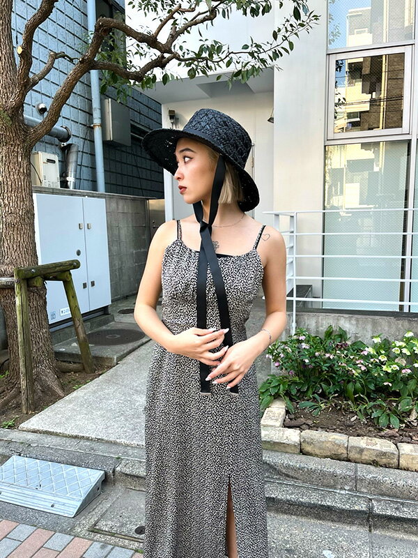 EMODA エモダ ハット レディース 帽子 麦わら帽 タイストラップワイドハット 麦わらハット おしゃれ かわいい シンプル ストラップ 海 川 湖 旅行 ドライイブ ストローハット ツバ広 日よけ 日焼け防止 日よけ帽子 紫外線カット 042330902601