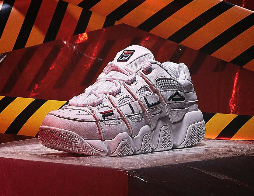 FILA フィラ スニーカー 厚底 メンズ レディース ユニセックス ダッドシューズ ダッドスニーカー BARRICADE XT 97 バリケード 白  ホワイト 厚底スニーカー 靴 ランニング シューズ ストリート ダンス スポーツ 1BM00624-125 F0414-0125