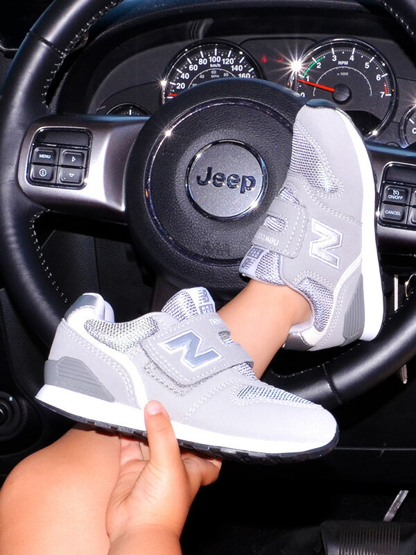 楽天市場 New Balance ニューバランス スニーカー キッズ Iz996 マジックテープ 男の子 女の子 13 0 13 5 14 0 14 5 15 0 15 5 16 0 16 5 軽量 履きやすい 子供靴 Nb New Balance ブラック ネイビー 親子コーデ お揃い Iz996 Nv3 Gr3 Bk3 ハロウィン
