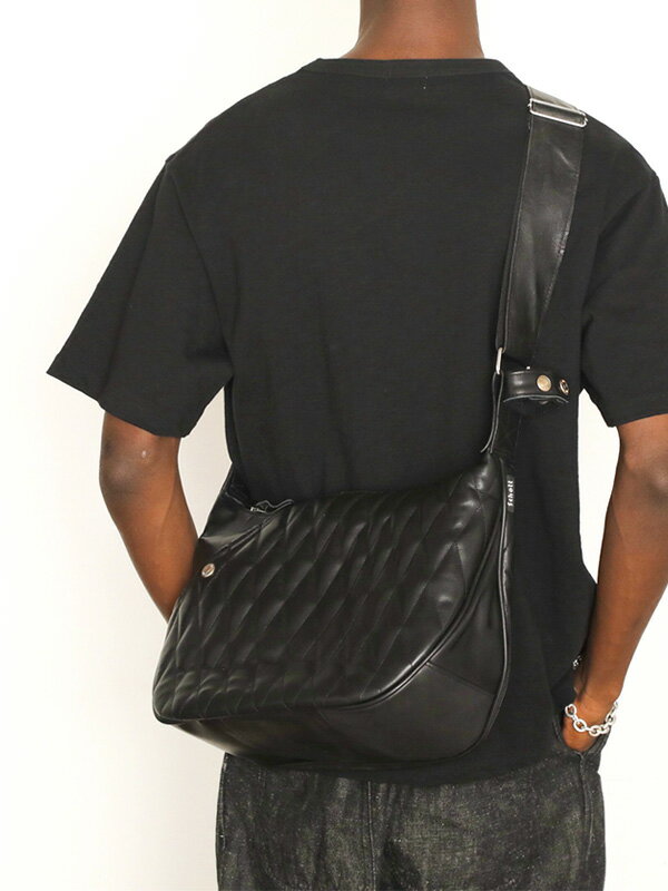 Schott ショットショルダーバッグ メンズ レディース ブランド 大きめ 斜め掛け PADDED BANANA BAG バナナバッグ ダイヤ型 キルティング ゴールドジップ シルバージップ グローブホルダー 牛革 肩掛け ライナー チェック パデッドバナナバッグ 3109022