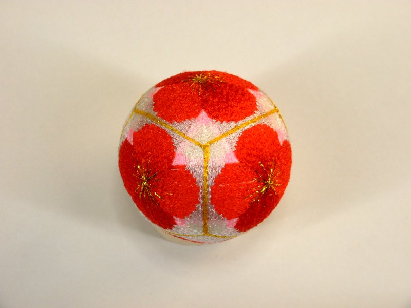 柳川まり20cm【六つ花赤梅】耐光堅牢染手作りてまり・さげもんつるし飾り細工手毬