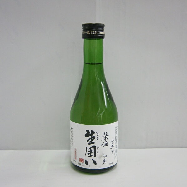 秋鹿酒造有限会社。 山田錦100%使用し 厳寒の時期を選んで仕込んだ生酒を氷点下5℃で生囲いしたもの。 フレッシュな香りとすっきりした飲み口が特徴です。12本での出品です。12本の価格でお買い求め下さい。 お取り寄せの為、発送までに1週間程度（休業日を除く） お日にちをいただきます。 この商品は、他の商品と同梱出来ません。 ご了承下さい。 精米歩合：70%アルコール度数：15度 容量：300ml×12本 チルドでお届けいたします。(チルド代金は商品代に含んでいます) 当店の商品は、実店舗また当店HPとの共有在庫の為、 在庫切れとなりご迷惑をお掛けする場合があります。 また突然のラベル、容量、度数等の変更がある場合もあります。 あらかじめご了承ください。 秋鹿 純米酒 生囲い 300ml瓶を贈りませんか？ お誕生日、内祝い、成人、婚約、出産、結婚、入学、卒業、就職、昇進、退職、開店、還暦といったお祝いのプレゼント、日頃お世話になっている方へのギフト、お中元やお歳暮の贈り物、各種記念品やパーティー等にオススメです。(ギフトボックスはこちら) また当店では美味しいウイスキーやスピリッツ、リキュール、ワイン等の洋酒や日本酒、焼酎、おつまみ、調味料、家飲み・宅呑みセットを各種取り揃えております。お酒でお悩みの際はお気軽にお問い合わせください。　