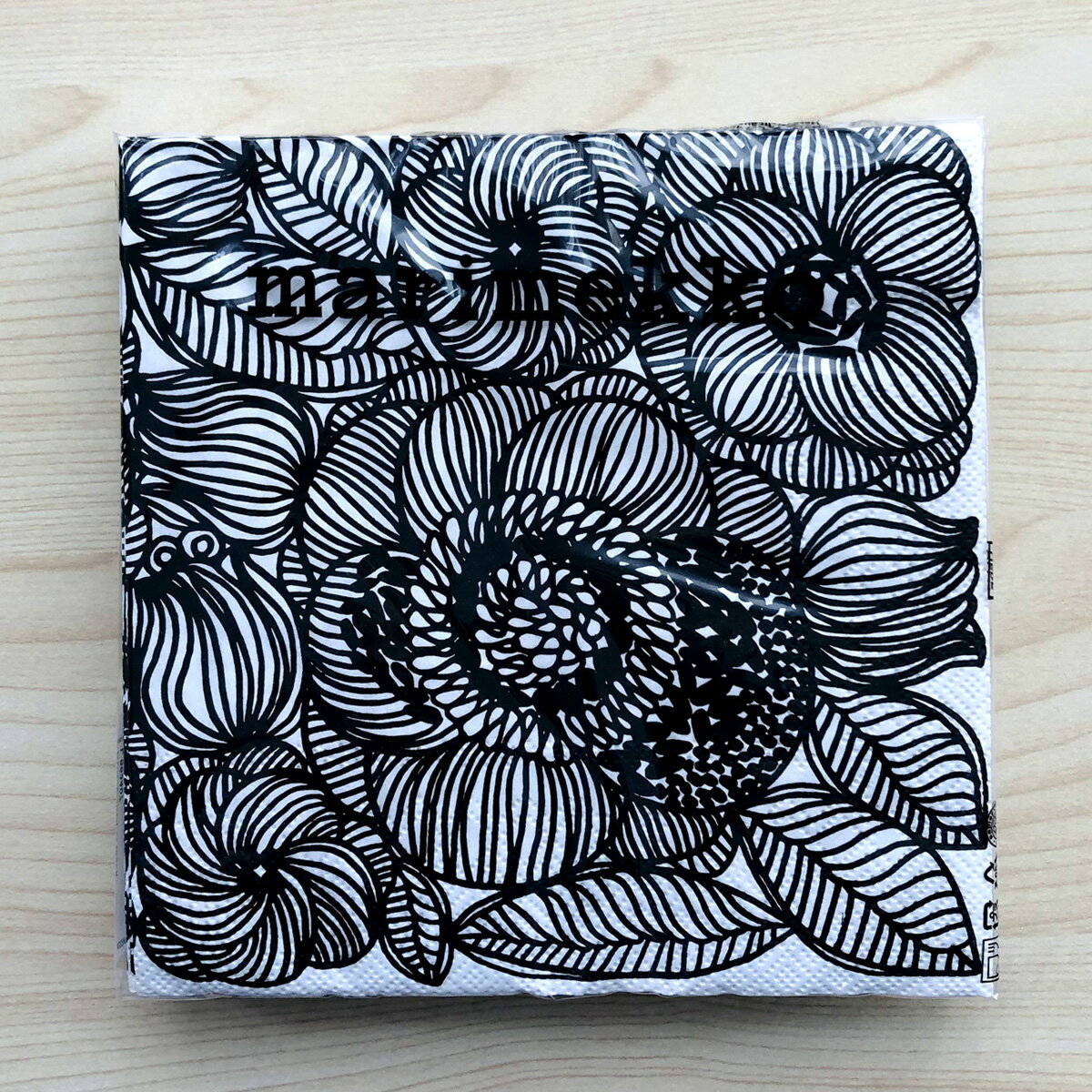 マリメッコ marimekko ペーパーナプキン 紙ナプキン ランチサイズ 20枚 553407 KURJENPOLVI クルイェンポルヴィ black ブラックのサムネイル