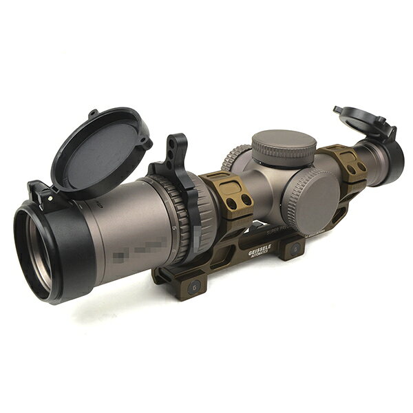 SAMURAIのARROW OPTICS 1-6x24 RAZOR HD GenII-Eタイプ ライフルスコープ マウントセット 4倍率Ver デザートカラー ハードケース付き｜アングル3