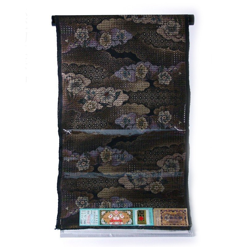 大島紬の超レア反物です。お仕立て付き カジュアル/遊び着 お仕立て付きの大島紬セットです 大島紬に合う帯はお洒落用の織帯か染帯を