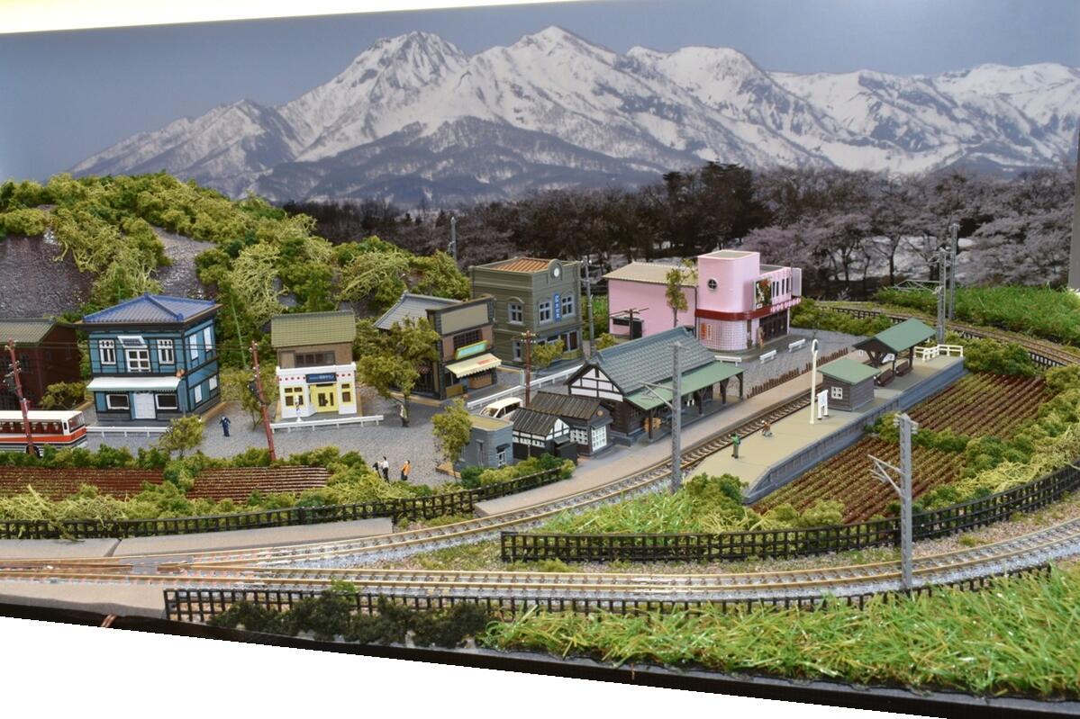 「送料無料」鉄道模型ジオラマレイアウトNゲージ用　単線[90cm×60cm]引き込み駅がある町（ポイント電動化） ●注文製…