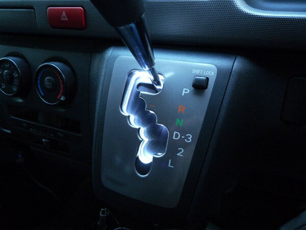 【200系ハイエース専用】ホワイトLEDシフトゲートイルミネーション NL-175