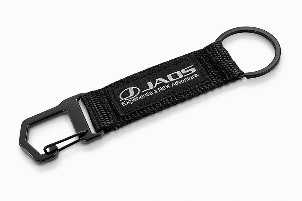 JAOS ベルトキーリング 　JAOS BELT KEY-RING 商品内容 商品詳細 仕様 □カラー：ブラック □素材：〈表地〉ポリエステル、〈パーツ〉五角カラビナ、金属二重リング □サイズ：140mm×35mm（パーツ含む） ※注意事項・補足説明 JANコード 4948350309397 メーカー商品コード B686501 複数のカギをまとめることができるリングとベルト通しやバックの持ち手などにサッと掛けられるカラビナを装備。汎用性の高い機能に加え、アウトドアテイストのファッション性も兼ね備えているため、幅広い用途でご使用いただけます。 ■注意事項 メーカー取り寄せ商品となります。 ※お急ぎの場合は在庫確認をお願いします。 在庫が欠品している場合でも、納期をご了承いただければ、予約注文をお受けしています。 タイミングにより在庫状況や納期が変動する場合がございますので、あらかじめご了承ください。 受注生産品もございますので、ご注文後のキャンセル・変更は原則お受けできません。 やむを得ない事情によりキャンセルとなる場合は、お客様都合によるキャンセル扱いとなります。 閲覧環境により、商品画像と実際の商品の色合いが異なる場合がございます。 商品違い・破損等がございましたら、商品到着後3日以内にご連絡ください。 ご不明な点・ご質問等はご注文前にお問い合わせくださいますようお願いいたします。 ※予告なくメーカーにて仕様変更・商品生産終了となる場合もございます。 ※最新の適合情報につきましては、必ずメーカー公式サイトにてご確認ください。■送料について ・自動車関連事業者様(自動車ディーラー・カー用品店・板金修理店等) の送料 お届け先に、会社名・所在地・固定電話番号・担当者名を正しく指定してください。 ※配送先確認のため、所在地を地図サービス等で確認させていただく場合がございます。 北海道 東北 関東 信越・東海北陸・近畿 中国・四国 九州 1,700円 1,400円 1,000円 1,200円 1,400円 1,500円 ※1個あたりの送料となります。この料金には消費税が含まれています。 ・個人様および自動車関連事業者以外の法人・個人事業主様 の送料 商品を一度当社に取り寄せた後、お客様へ発送いたします。ご注文時に配送先を正しくご選択ください。 北海道 東北 関東 東海・北陸・近畿中国・四国 九州 2,410円 2,300円 2,080円 2,030円 2,030円 ※1個あたりの送料となります。この料金には消費税が含まれています。 ご注文後、当社スタッフが確認のうえ、あらためて送料をご案内いたします。 送料ご案内後のお客様都合によるキャンセルはお受けできません。