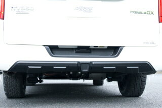 キャラバン3型 リアバンパーアンダーガード エンボスブラック 【8813BK】 インテリア用品 カーパーツ ..