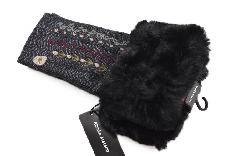マタノ アツコ 手袋 レディース ブランド Atsuko Matano 指なし マニッシュ 刺繍 デザイン フェイクファー グレー × 黒 ブラック 21-22...