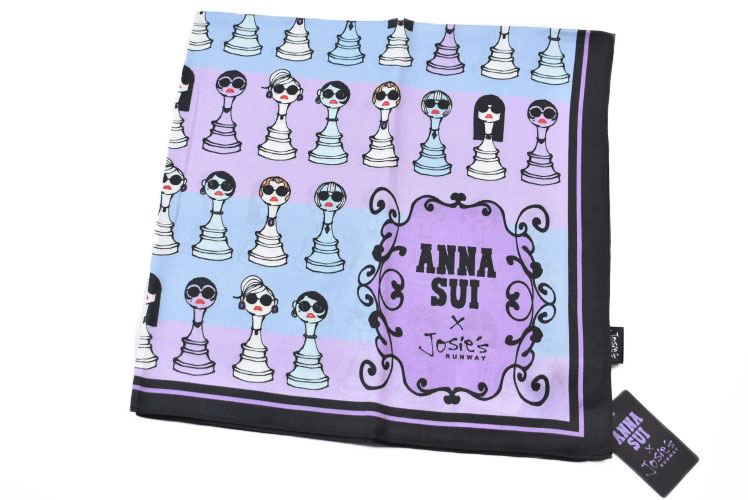 アナスイ 薄手 スカーフ スクエア 正方形 レディース ブランド ANNA SUI × Josie's RUNWAY コラボ シルク混 ドーリー デザイン ペール ブルー × パープル 女性 婦人 薄手 春 夏 絹 n1n 【あす楽】