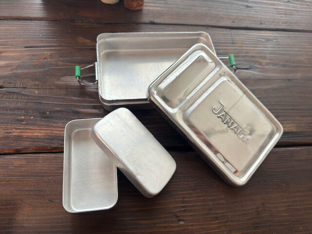 シャビーなアルミニウム ランチ ボックス｜Aluminium PUEBCO　アンティーク　ヴィ...