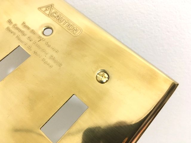 ☆訳あり アウトレット★アメリカンスイッチプレートセット 3口 真鍮製♪ ゴールド レトロ オシャレ カントリー 昭和モダン洋風 切り替え 雑貨通販階段廊下に 可愛い【RCP】 [2]