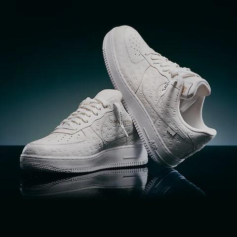 LOUIS VUITTON × NIKE AIR FORCE 1 LOW White☆期間限定特価