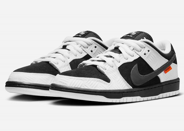 TIGHTBOOTH × NIKE SB DUNK LOW PRO