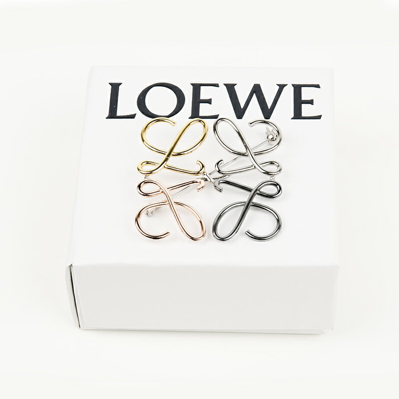 *New in★LOEWEブローチ着用コーデ* | SサイズOL日記 ｜ 156cm新米男の子ママ♡丸の内OLの日常