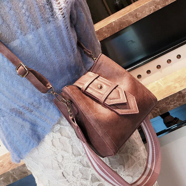 ショルダーバッグ レディース おしゃれ バッグ 旅行 肩掛け 斜め掛け ボディバッグ カジュアル 斜めがけ ピンクブラウン xn2