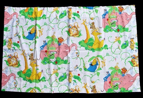 70s JCPenney SESAME STREETセサミストリート 染み込みプリント 生地★B【メンズ】【レディース】【子供】【ビンテージ】【端切れ】【はぎれ】【リメイク】【カーテン】【シーツ】【キャラ】【USA製】【雑貨】【アメリカ】【古着】【中古】