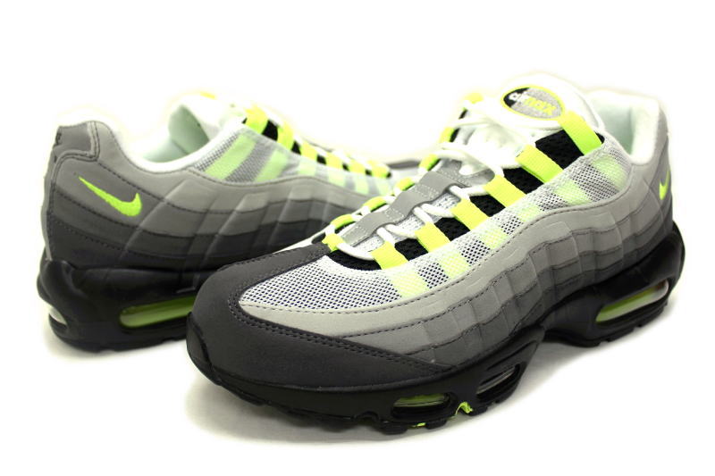 【楽天市場】【送料無料】NIKE AIR MAX 95 OG イエローグラデ 2015 554970-071 ナイキ エアマックス 95 VOLT NEON YELLOW 【未使用品】【中古