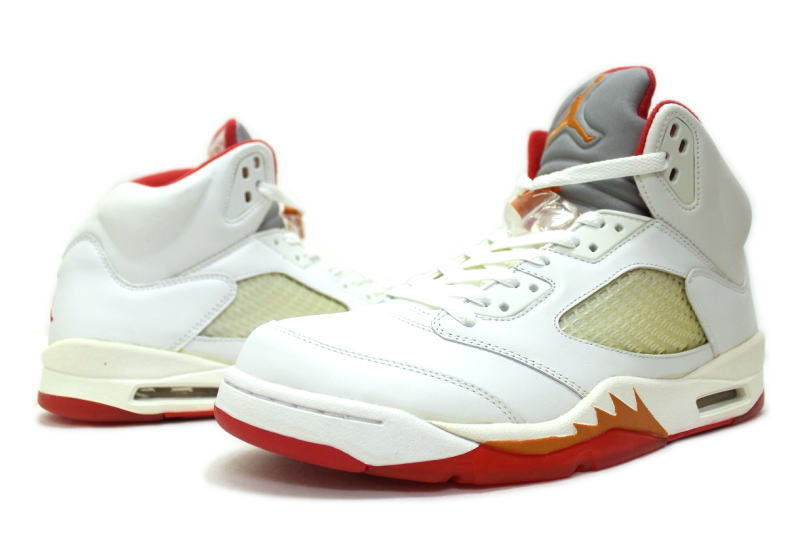 【送料無料】NIKE　WMNS AIR JORDAN 5 RETRO　SUNSET　313551-161　ナイキ ウィメンズ エアジョーダン 5 レトロ サンセット 【未使用品】【中古】