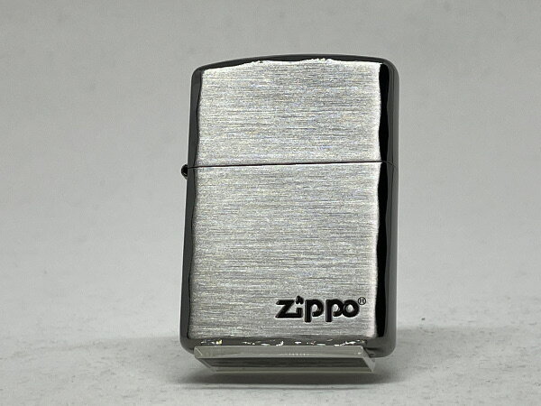 ギフト対応 商品説明 ★ZIPPO162アーマーモデルを使用し、彫刻・サテン・コンビ鍍金と多彩な加工を施しながらもシンプルに構成されたこだわりの逸品。 　末永くご愛用いただけるアイテムです。 主な特長 ●ZIPPO#162アーマーベース ●彫刻・サテン・コンビ鍍金 ●底面の刻印は画像と異なる場合がございます。 ●保証書・箱。 備考