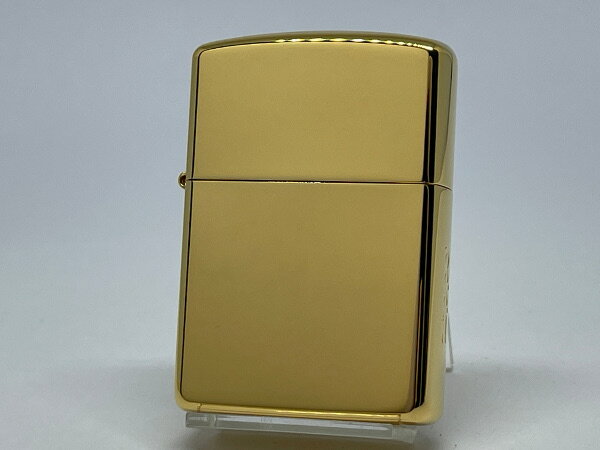ギフト対応 商品説明 ★重厚なアーマーケースに金めっき装飾を施した、高級感溢れるジッポ。 　右サイドにZIPPOロゴをエッチング加工でデザインしたのみの、シンプルで飽きの来ないモデルです。 　プレミアム感を演出する金タンク付属、また日本の研磨職人が一つずつ丁寧に仕上げた鏡面の輝きも魅力的。 主な特長 ●ZIPPOアーマーベース ●金めっき・鏡面仕上げ/サイドZIPPOロゴエッチング加工/金タンク使用 ●底面の刻印は異なる場合がございます。 ●保証書・箱。 備考