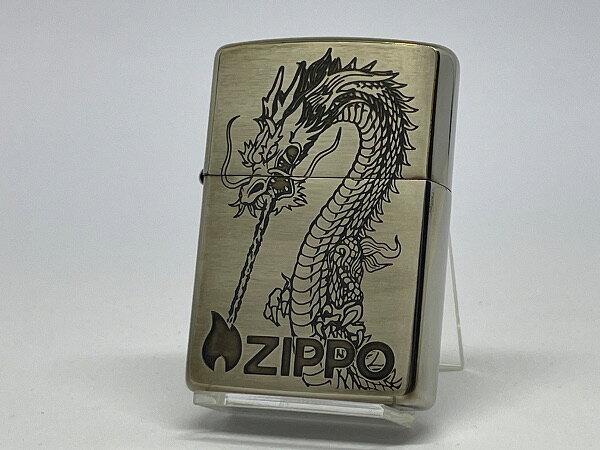 ギフト対応 主な特長 ●ZIPPO No.200FBベース ●ユーズド仕上げ ●エッチング ●ヴィンテージスタイルは個々の製品で色合いやユーズド感が異なりますので予めご了承願います。 ●底面の刻印は異なる場合がございます。 ●保証書・箱。 備考