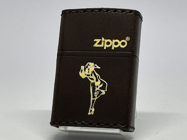 ギフト対応 商品説明 ★上質な革巻きにウインディの箔押し浮かぶクラシカルな大人のZIPPO。 主な特長 ●ZIPPOレギュラーサイズベース ●革巻きダークブラウン ●金箔押し ●底面の刻印は異なる場合がございます。 ●保証書・箱。 備考