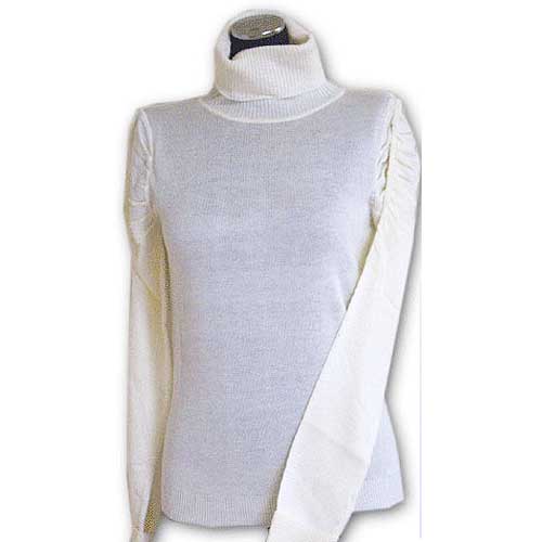 RyuRyu 長袖とっくりセーター【サイズ：M・L寸あり】オフ色ニットでお袖がポイント