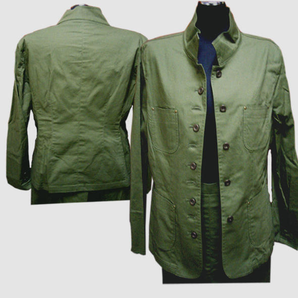 ストレッチ素材のスーツ（ジャケット・スカート・パンツの3点セット）カラーはダークグリーン