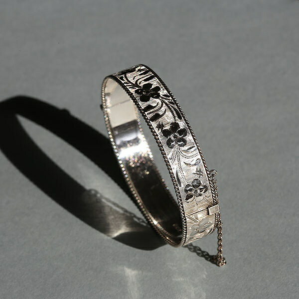 BRITISH VINTAGE1980s BLTD BIRMINGHAM HM SILVER JUBILEE SILVER BANGLE me01 br03