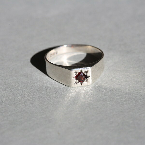 BRITISH VINTAGE 1980 RCo SHEFFIELD HALLMARKED GARNET SILVER GYPSY RING JP14 me01 ri04
