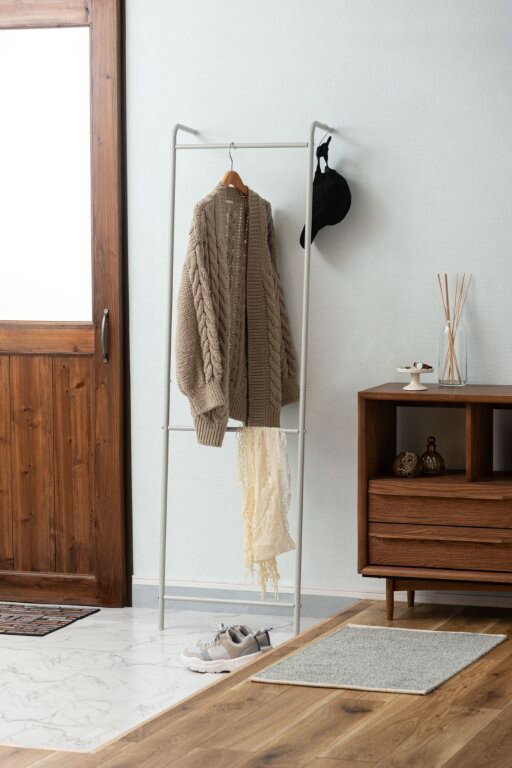 壁立て掛けハンガーラック 壁面収納 スリム 幅50 高さ163cm グレー スチール 衣類収納 軽量 壁掛け 洋服掛け 玄関 見せる収納 シンプル