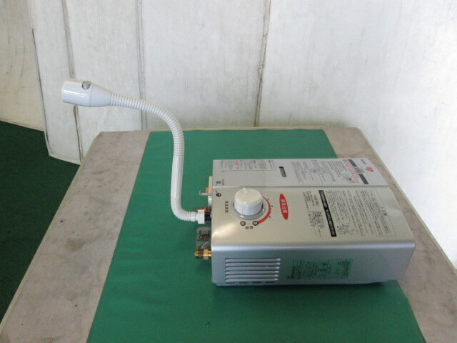 リンナイ 小型湯沸かし器 RUS-V560(SL) 5号 ガス瞬間湯沸かし器 都市ガス(0430EI)8AM-1【中古】【RCP】