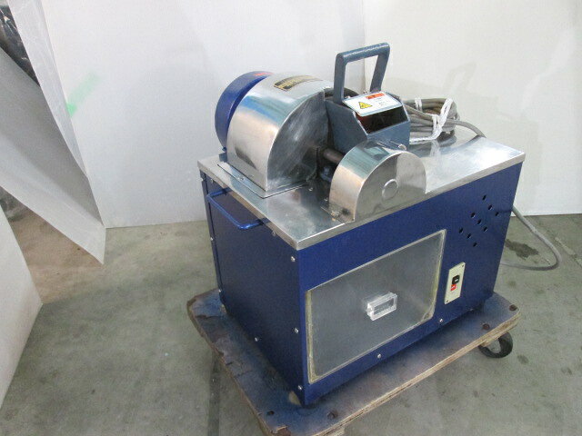 吉野麺機製作所 業務用 鰹節削り機 電動かつお節削り器 三相200V (0724AT)8BY-13【中古】【RCP】