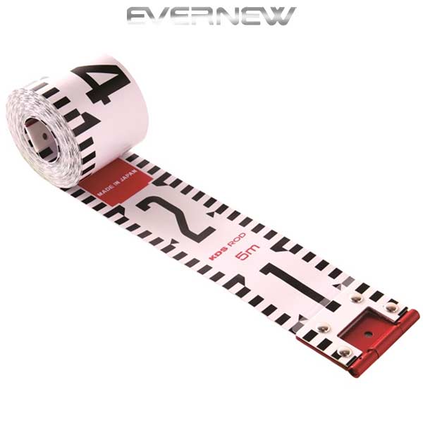 【種別】 メジャー 【メーカー名】 エバニュー（EVERNEW） 【サイズ】 幅6cm×厚さ0.65mm 【重量】 335g 【素材】 グラスファイバー 【ご注意】画面上と実物では多少色具合が異なって見える場合もございます。ご了承ください。 ※メーカー在庫切れの場合生産対応となりますので、納期が未定となる可能性がございますのでご了承のほどよろしくお願い致します。エバニュー(EVERNEW)/スポーツ 体育用品 メジャー リボンロッド 5m 巻尺 EKJ109