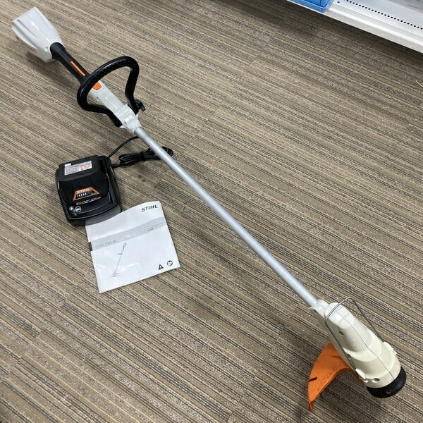 【中古】スチール STIHL 充電式刈払機 FSA56 36V バッテリー AK10 充電器 AL101付 バッテリー刈払機 草刈機 ≡DT6689
