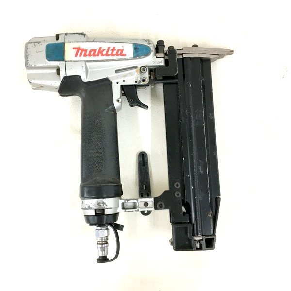 【中古】makita マキタ 仕上釘打 AF502N 本体のみ 50mm 常圧★DT1213