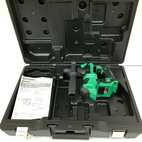 商品情報 メーカー HiKOKI(ハイコーキ) JANコード 4966376332755 型番 ブランド HiKOKI(ハイコーキ) 　商品詳細&nbsp; HiKOKI(ハイコーキ) 18V コードレス ハンマドリル DH18DPA(NNK) 本体のみ ワンハンドタイプ SDSプラスシャンク 未使用です。 画像にある物が全てです。 保管品の為キズや汚れがある場合がございます。 完璧をお求めの方および神経質の方はご購入をお控えいただけますと幸いです。 記載外の不具合や欠品部品が発生する場合がございます。 お客様都合による返品・交換は受け付けておりませんので、ご了承ください。 本商品を実際に使用されての事故、ケガ等につきましては当方は責任を負いかねます。 『保証につきまして』 弊店はリサイクルショップですので、お客様から買い取らせて頂いた商品を出品させて頂いております。 家電量販店などとは異なり、メーカー保証は無いものとお考え下さい。(それをふまえての価格設定とさせて頂いております。) 当店の保証としましては、初期不良の場合のみ、商品到着後1週間以内であれば返金対応させて頂きます。 商品につきましての詳細は、メーカーホームページ等でお調べの上でご購入をお願いいたします。ITZ6SG59Q9T4 お取引について 商品発送 入金確認後、1～3営業日以内に発送いたします。 その他の注意事項 【領収書につきまして】 ・領収書は注文履歴からご自身での発行をお願いしております。 ・宛名はご注文者名、但書はご購入頂いた商品名が記載されます。 【送料につきまして】 ・商品を複数個ご購入の場合、個数ごとに送料が発生します。 ・送料はご注文後に店舗側で修正し、個数分のご請求となります。 予めご了承下さいますようお願いいたします。