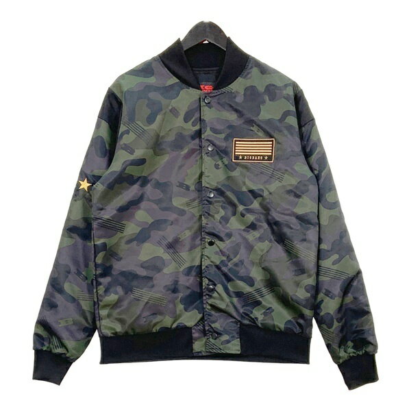 ランク：C 黒い面ポケット下に裂け破れ、袖口や裾にスレ、着用感が見受けられます。 ※写真にないものは付属しておりません カラー:ブラック ブランド名:BIGBANG メーカー型番:- 素材（生地・毛糸）:ポリエステル サイズ（S/M/L）:M フードの有無:無 原産国／製造国:韓国 枚数:1 ライナーの有無（アウター類）:無 ファッションテイスト:ストリート ブランド名（カナ）:ビッグバン 当店では商品の状態をランク表記しています。商品選びの際にご活用ください。 管理番号 DM17125 240001675548 性別タイプ メンズ シーズン カラー ブラック カーキ 素材 写真参照 サイズ Mサイズ 実寸法 トップス実寸　着丈：69cm　肩幅：45cm　身幅：51cm　袖丈：68cm採寸はこちらをご参照ください。 ご注意ください！ 採寸の多少の誤差はご容赦くださいませ。モニタ等により画像の色味が異なって見える場合がございます。 SHOP サンステップネット事業部 ※水曜・土日祝日は休業日となります。 E-mail sunstep-netshop@step-1.jp ※お問合せの際は「管理番号」を明記してください。 宅配便(ネコポス不可）BIGBANG ビッグバン リバーシブル スタジャン ジャケット ブルゾン K-POP ライブ カモフラ 迷彩 韓国製 グッズ 薄手